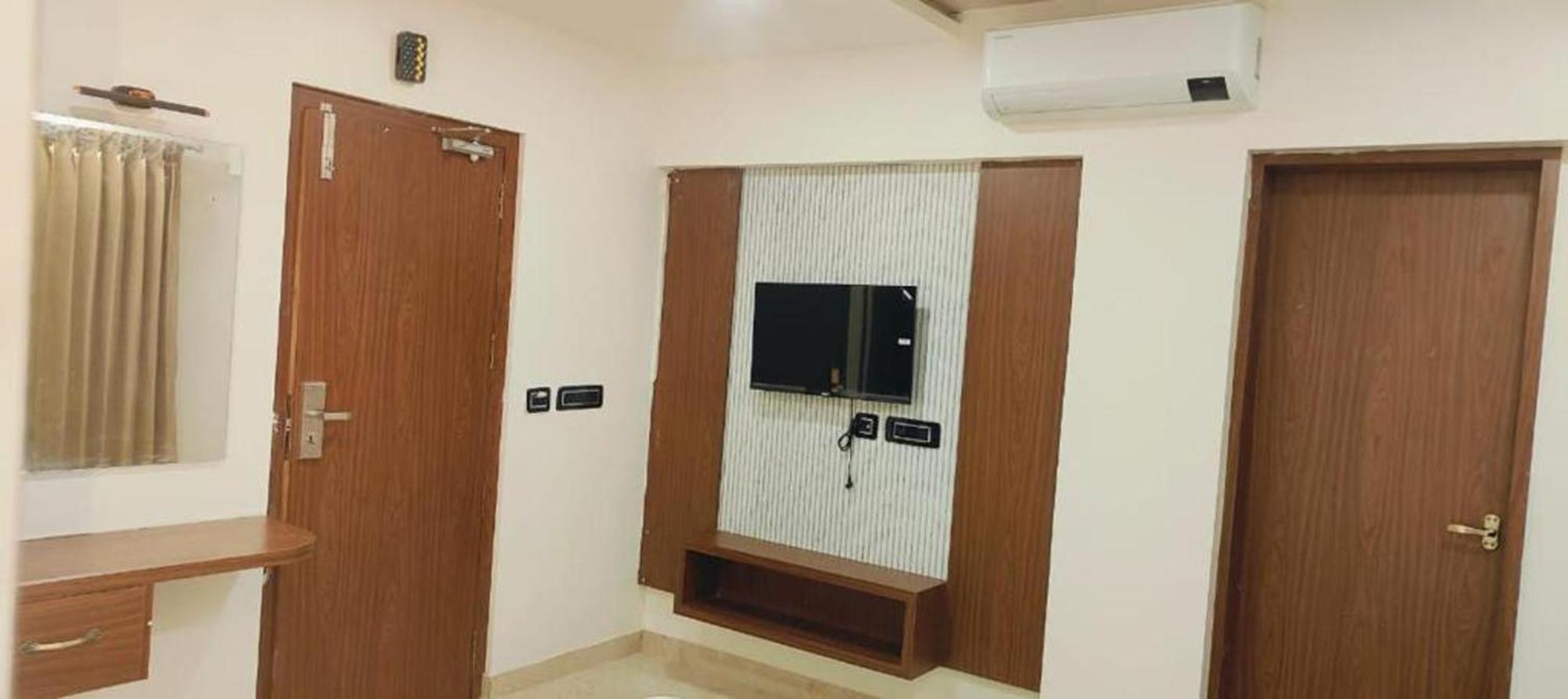 Sree Mahalakshmi Residency By K Hotels Virudunagar Exterior photo