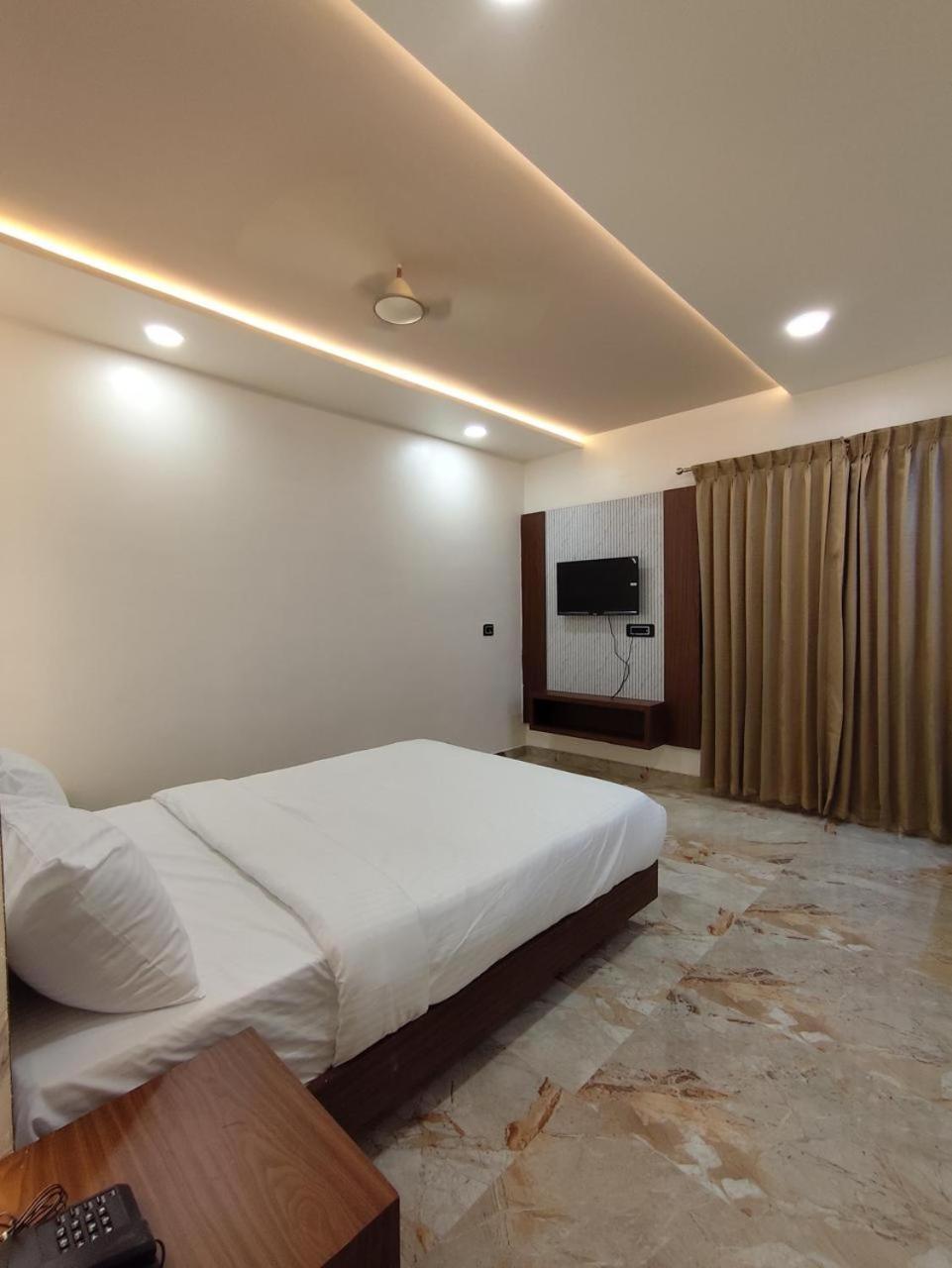 Sree Mahalakshmi Residency By K Hotels Virudunagar Exterior photo